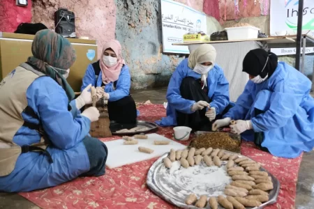 مطبخ الخير.. مبادرة نسائية لإطعام الصائمين بمخيمات النزوح بإدلب