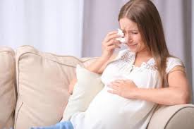 للحوامل | تأثير «الزعل» على الأم والجنين 