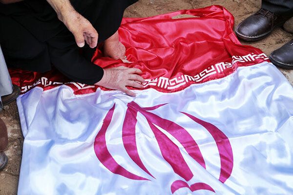 تعرفت على فاطمة من خلال أقراطها؛ رواية الأب عن استشهاد ابنته وثلاثة من أحفاده