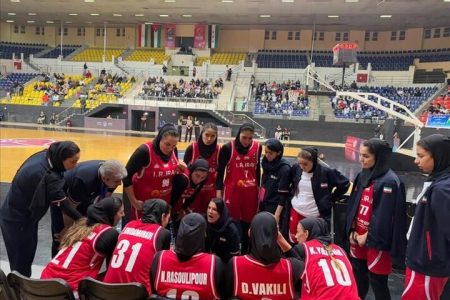منتخب سيدات إيران لكرة السلة يتأهل إلى نهائي كأس آسيا
