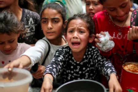 أطفال غزة أول ضحايا حرب التجويع
