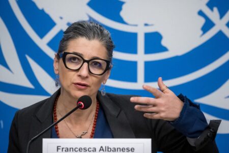 الولايات المتحدة تفرض عقوبات على مقررة أممية بسبب توثيق الإبادة الإسرائيلية