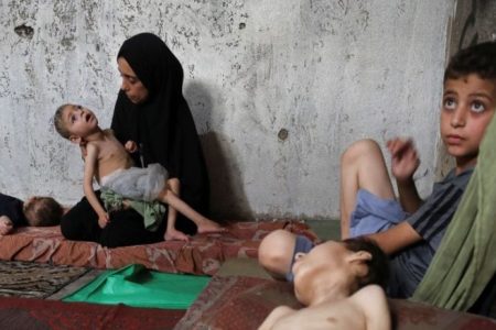 أكبر جمعية حقوقية بالمغرب تدين استعمال التجويع كسلاح لتصفية الفلسطينيين وتطالب بإيقاق التطبيع