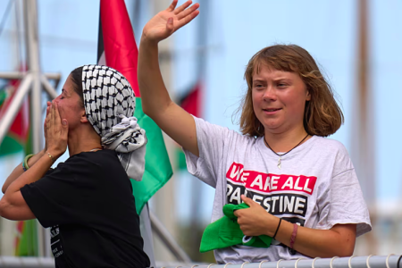 “يتحمل واجبا قانونيا بوقف الإبادة الجماعية في غزة”.. غريتا ثونبرغ توجه رسالة لرئيس الوزراء البريطاني