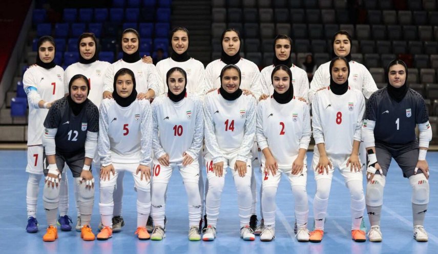 منتخب إيران للسيدات يضع بصمة تاريخية بفوز ساحق ۱۴-۰ على البحرين في كرة الصالات
