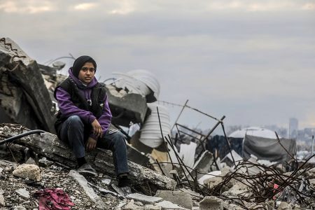 نساء غزة “خط الحماية الأخير” لعائلاتهن وسط استمرار الهجمات والجوع وقدوم شتاء قارس