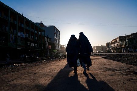 ما الذي يحدث في أفغانستان؟ قراءة في أوضاع المرأة بين روايات الإعلام الغربي وحق تقرير المصير